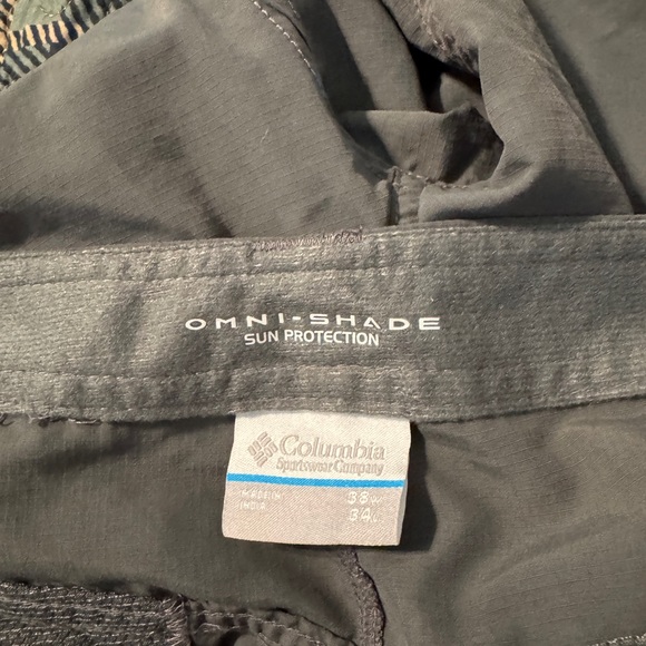 Columbia Men's Dark Gray Cargo Pants - Picture 5 of 6